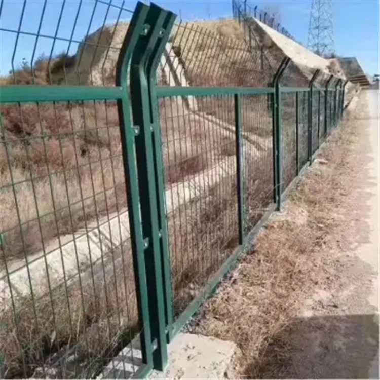 鐵路護欄網案例展示圖片1